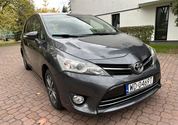 Toyota Verso cena 50500 przebieg: 141000, rok produkcji 2013 z Warszawa małe 301